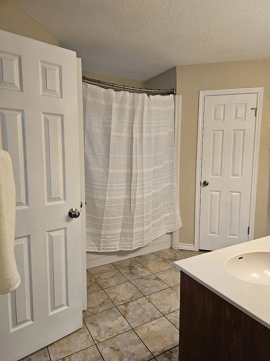 Fully Furnished 3BR Home Near Fort Hood | Utilities Included | Home Office - Photo 10