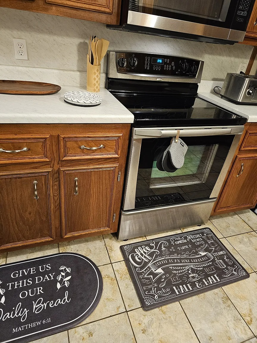 Fully Furnished 3BR Home Near Fort Hood | Utilities Included | Home Office - Photo 5
