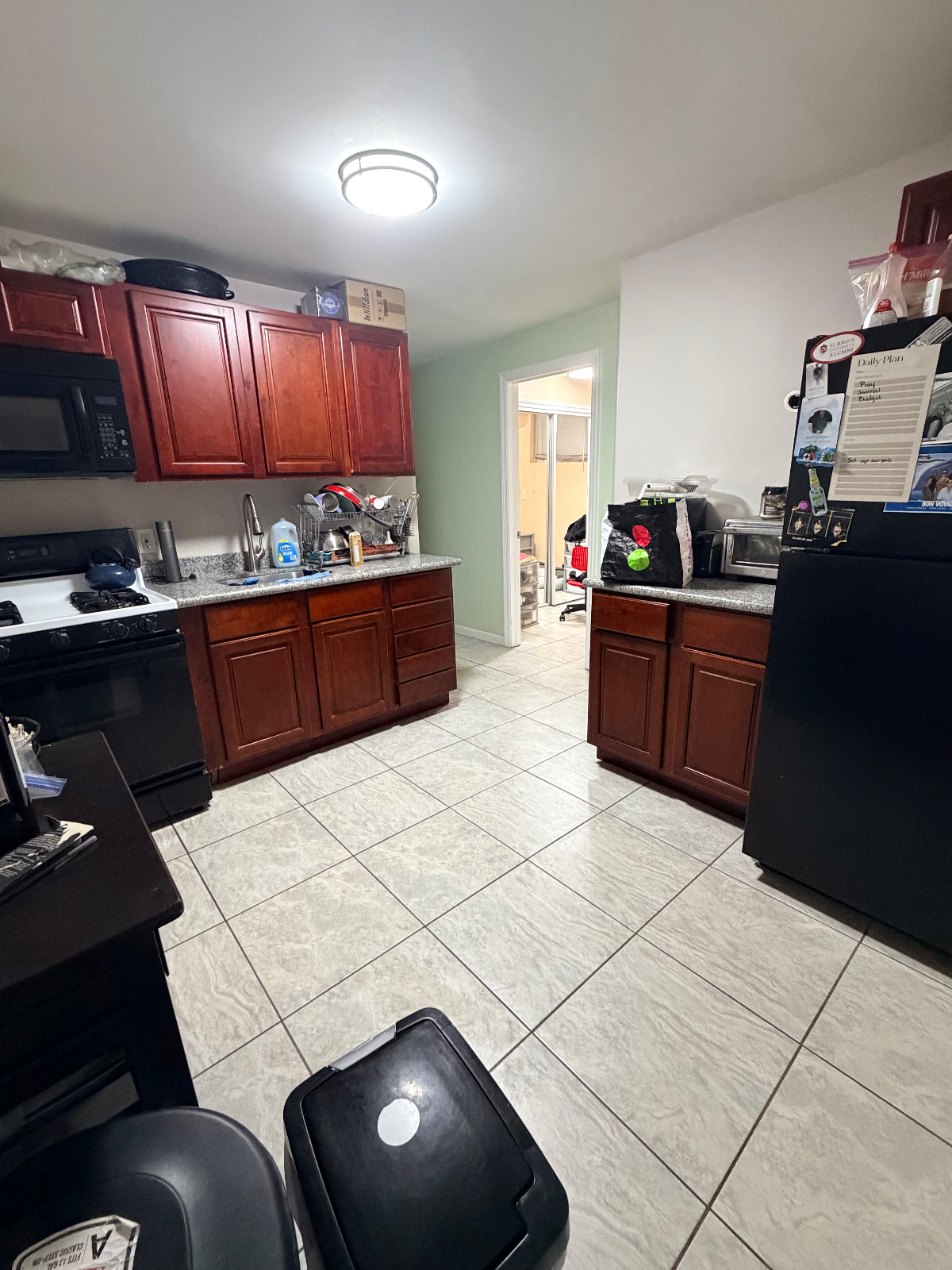 EZ Breezy living- Your Home away from Home! - Photo 2