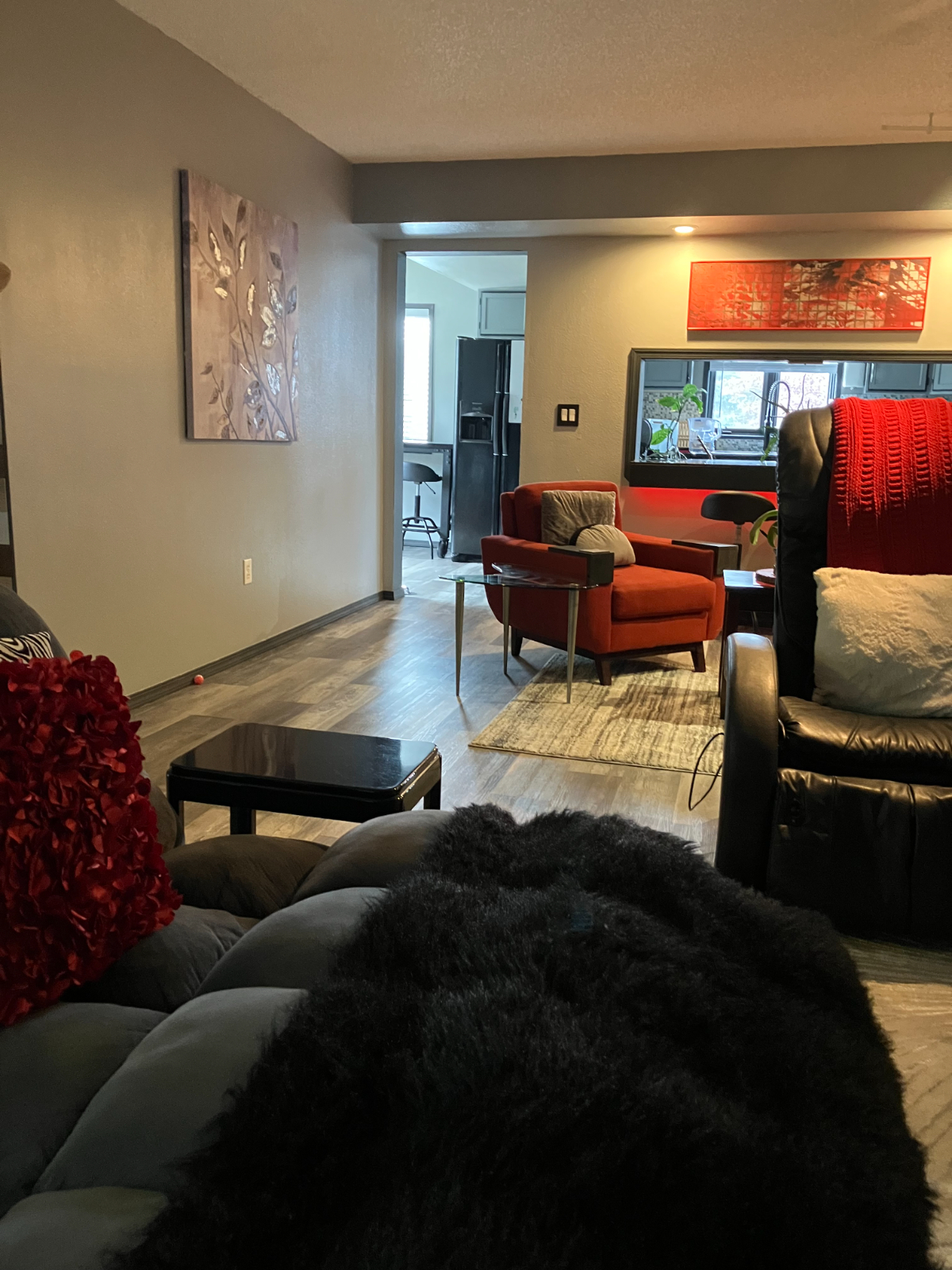 Spacious Fully Furnished 3-Bedroom Townhome in midtown - Photo 3