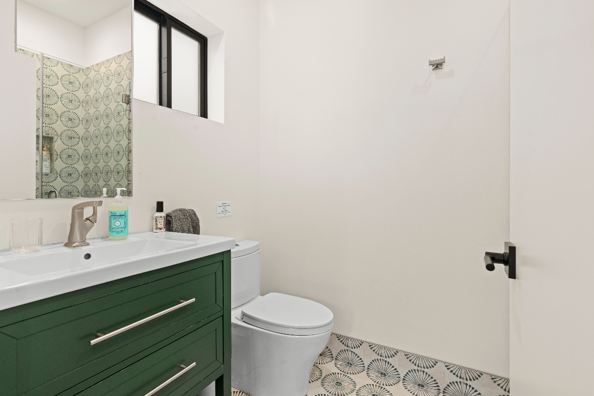 Pacific Beach Luxury Oasis | 2BR, Modern Amenities, & Lush Yard + Patio - Photo 5