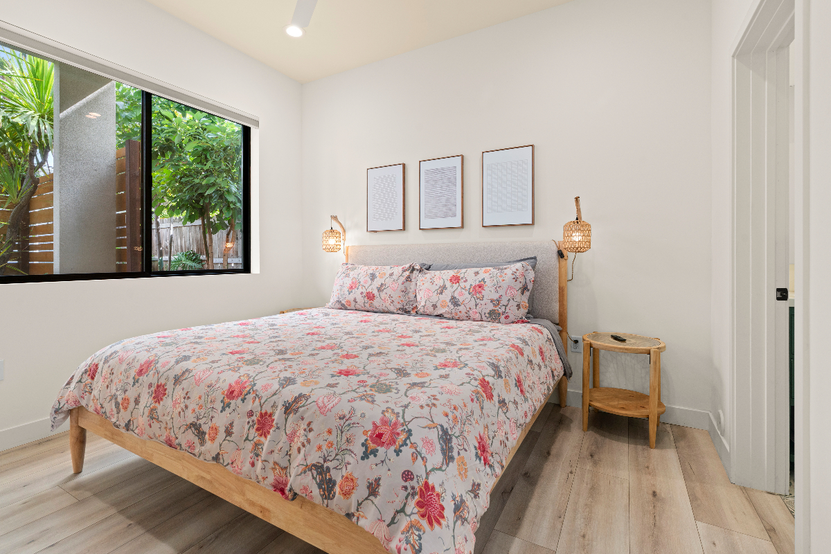 Pacific Beach Luxury Oasis | 2BR, Modern Amenities, & Lush Yard + Patio - Photo 4