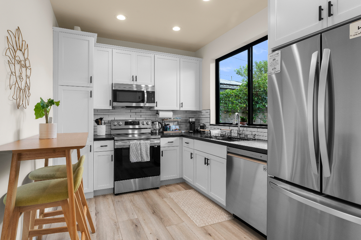 Pacific Beach Luxury Oasis | 2BR, Modern Amenities, & Lush Yard + Patio - Photo 3