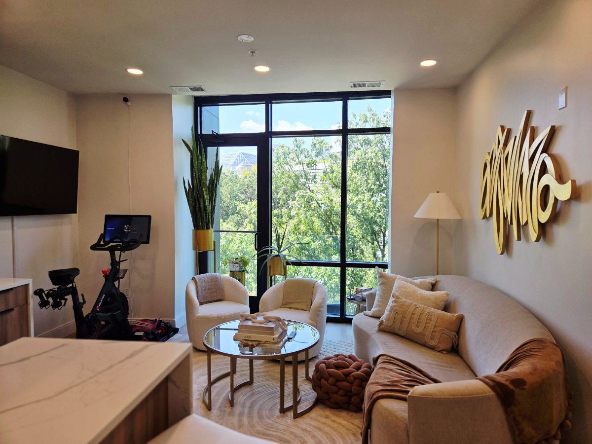 Luxury Furnished 1BR Near Metro & Hospitals - Photo 4