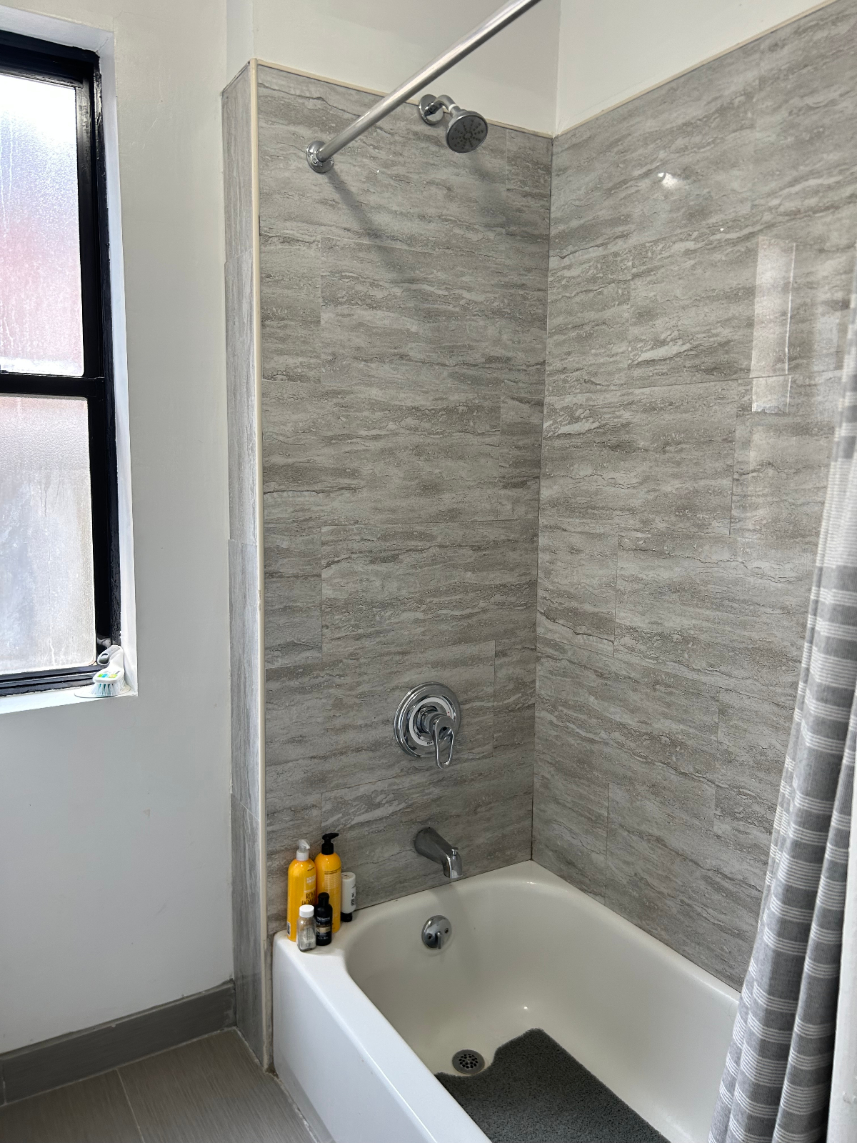 Sunny 1BR in *PRIME* Upper East Side - Photo 6