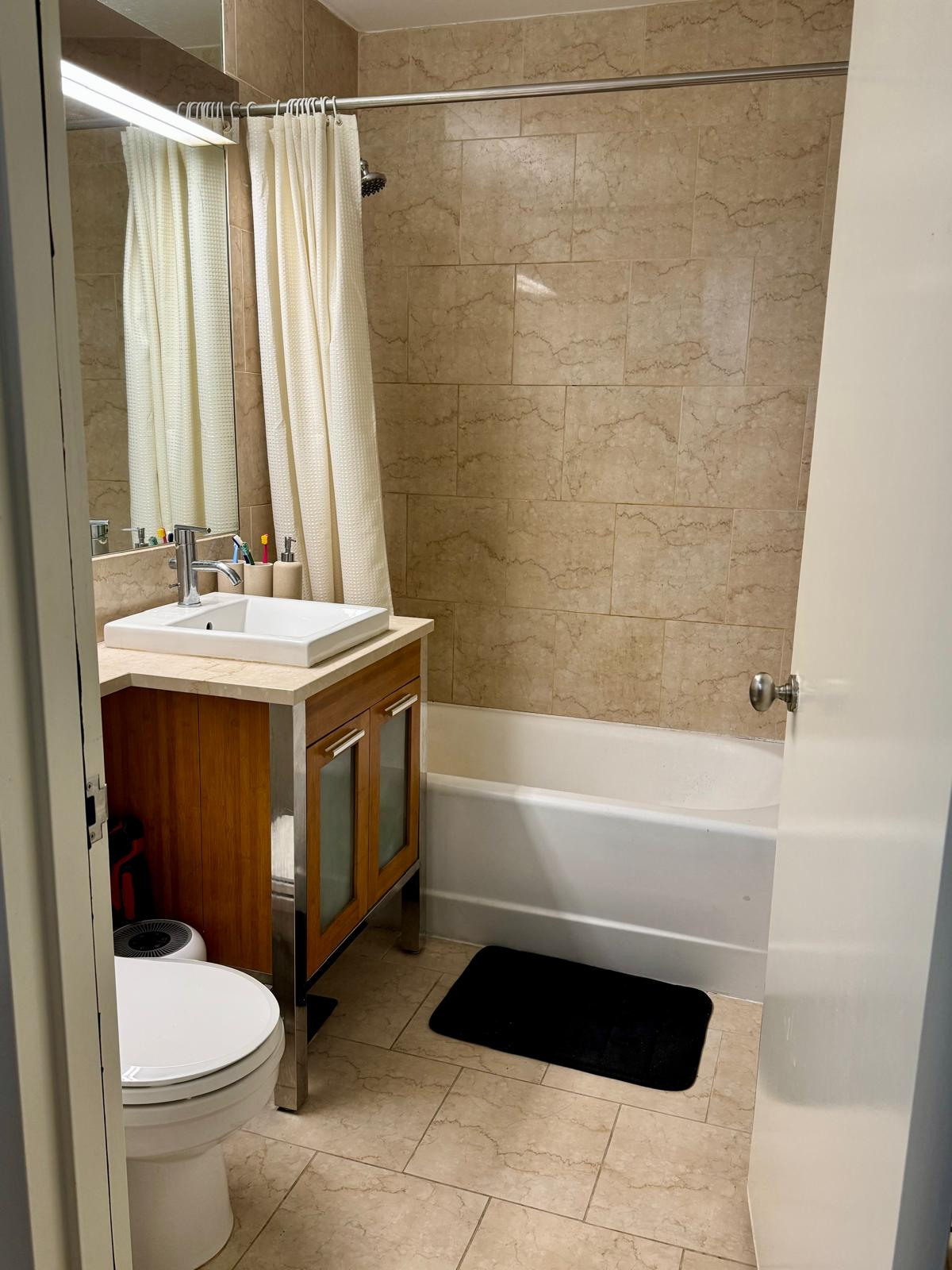 Fully furnished Financial District home In-Unit W/D - Nov 1 thru Dec 31 - Photo 8