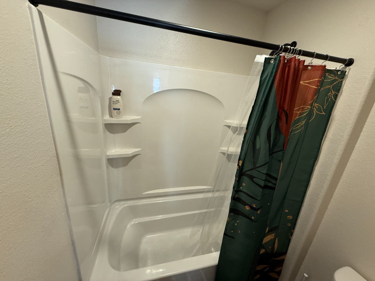 Fully Furnished Private Room - Photo 6