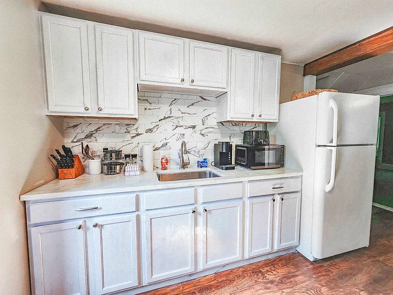 Apartment for the traveling Professional in Rutland - Photo 6