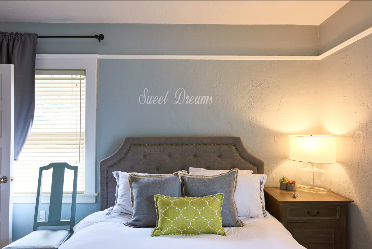 Historic Waterfront , Serene Old Town Retreat -Boutique Bungalows by the Bay- Minutes to Kaiser, Sutter Solano, Cal Maritime, Touro &... - Photo 6