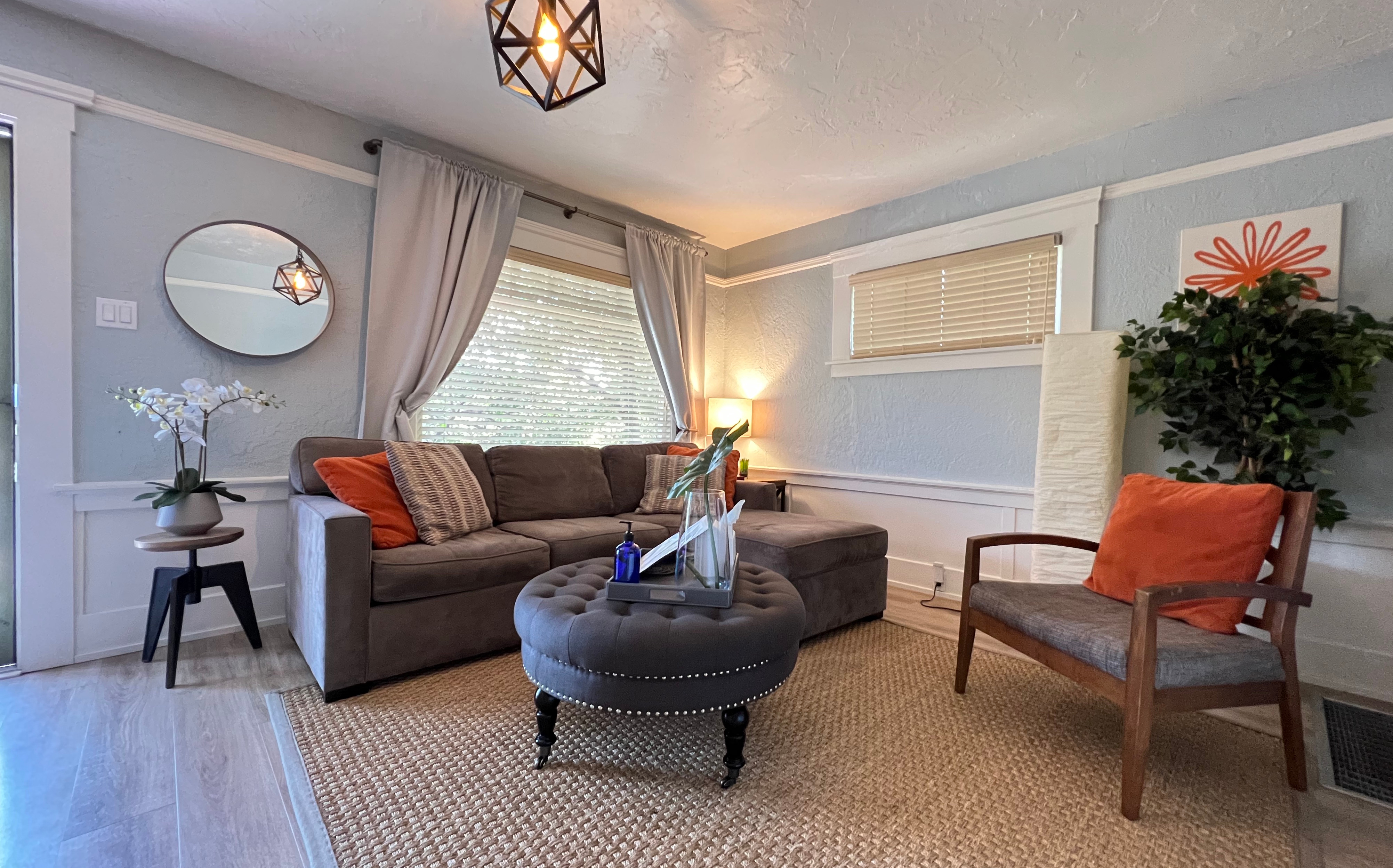 Historic Waterfront , Serene Old Town Retreat -Boutique Bungalows by the Bay- Minutes to Kaiser, Sutter Solano, Cal Maritime, Touro &... - Photo 1