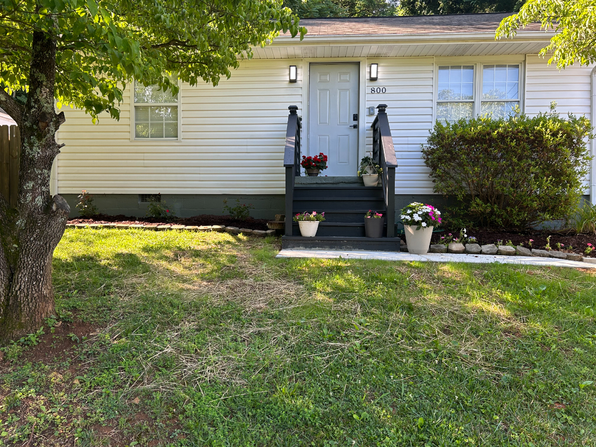Charming 2-Bedroom Retreat with Easy Access to Downtown - All Included