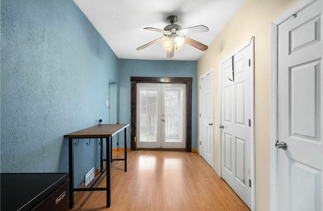 Cityview Room Near AGH, CCAC and Downtown - Photo 8