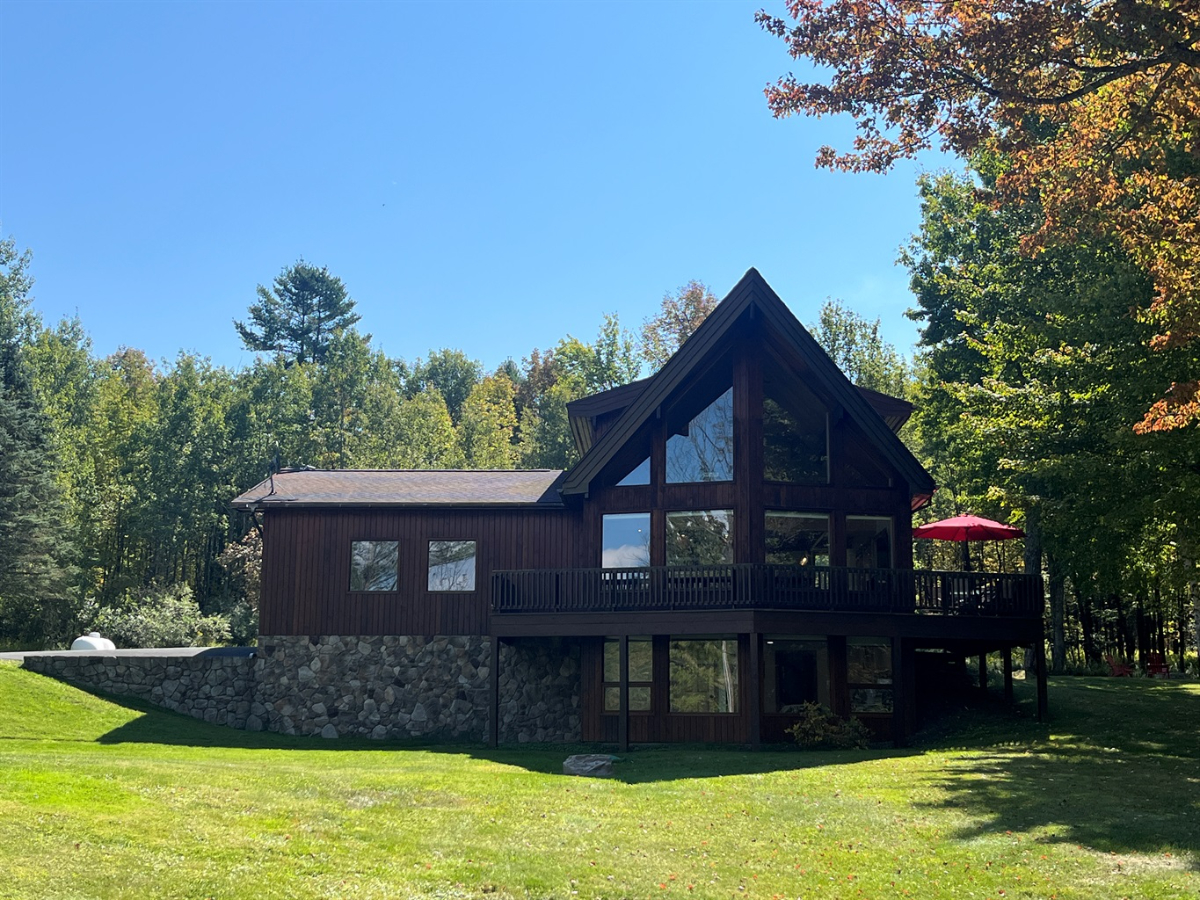Peaceful, Private & Conveniently Located - Photo 1