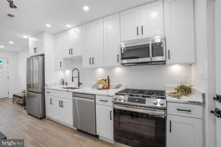 Charming 2-Bedroom Home in Capitol Hill/Kingsman Park - Photo 8