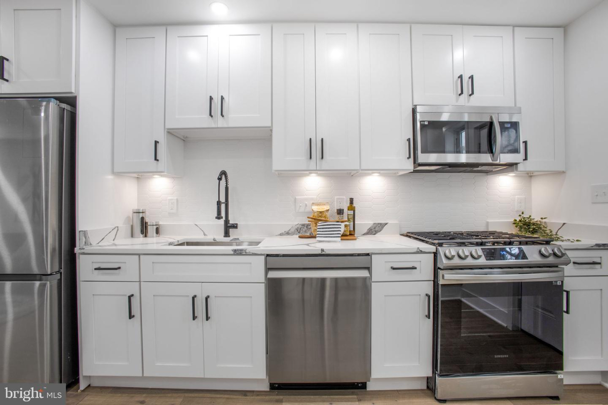 Charming 2-Bedroom Home in Capitol Hill/Kingsman Park - Photo 9