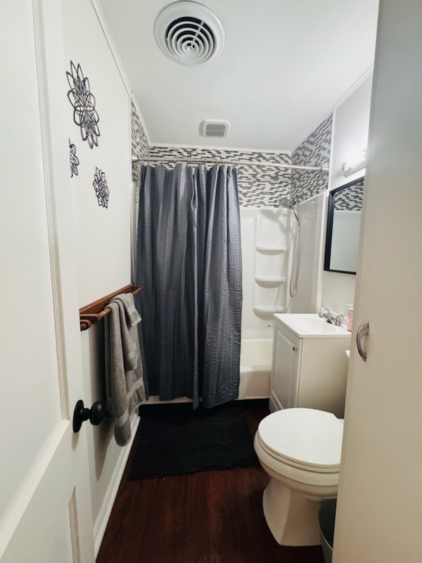 Charming North Syracuse Home | Fenced Yard | Dogs Welcome | Traveling Nurse Friendly - Photo 10