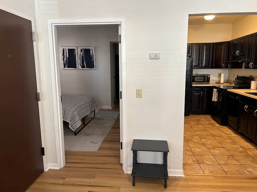 Minutes to URMC/Strong - Furnished 1BR in Walkable East End, All-Inclusive - Photo 10
