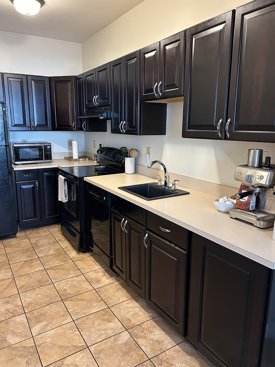 Minutes to URMC/Strong - Furnished 1BR in Walkable East End, All-Inclusive - Photo 11