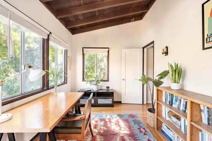 Secluded Hillside Architectural Gem with Stunning gardenview. - Photo 4
