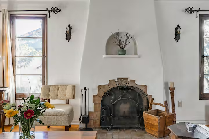 Secluded Hillside Architectural Gem with Stunning gardenview. - Photo 3
