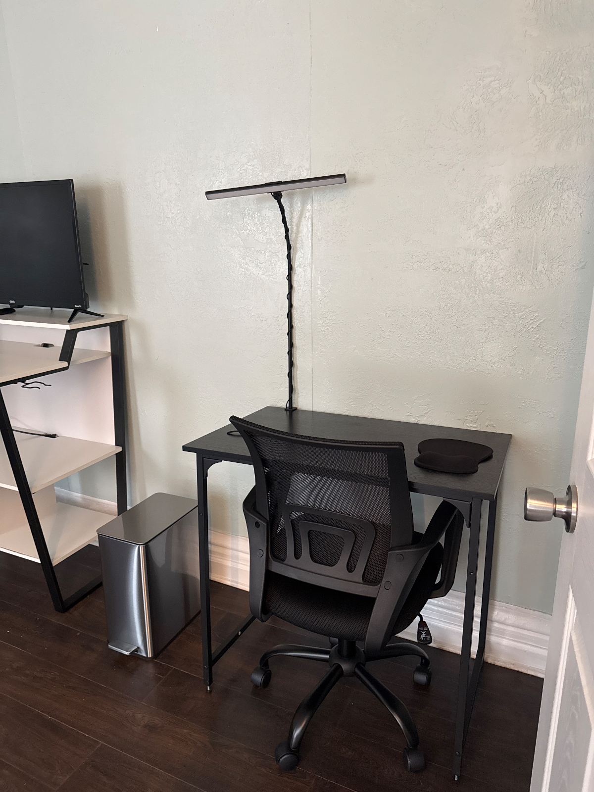 Private Furnished Room Near Samarithan Medical Center | Fort Drum Welcome - Photo 4