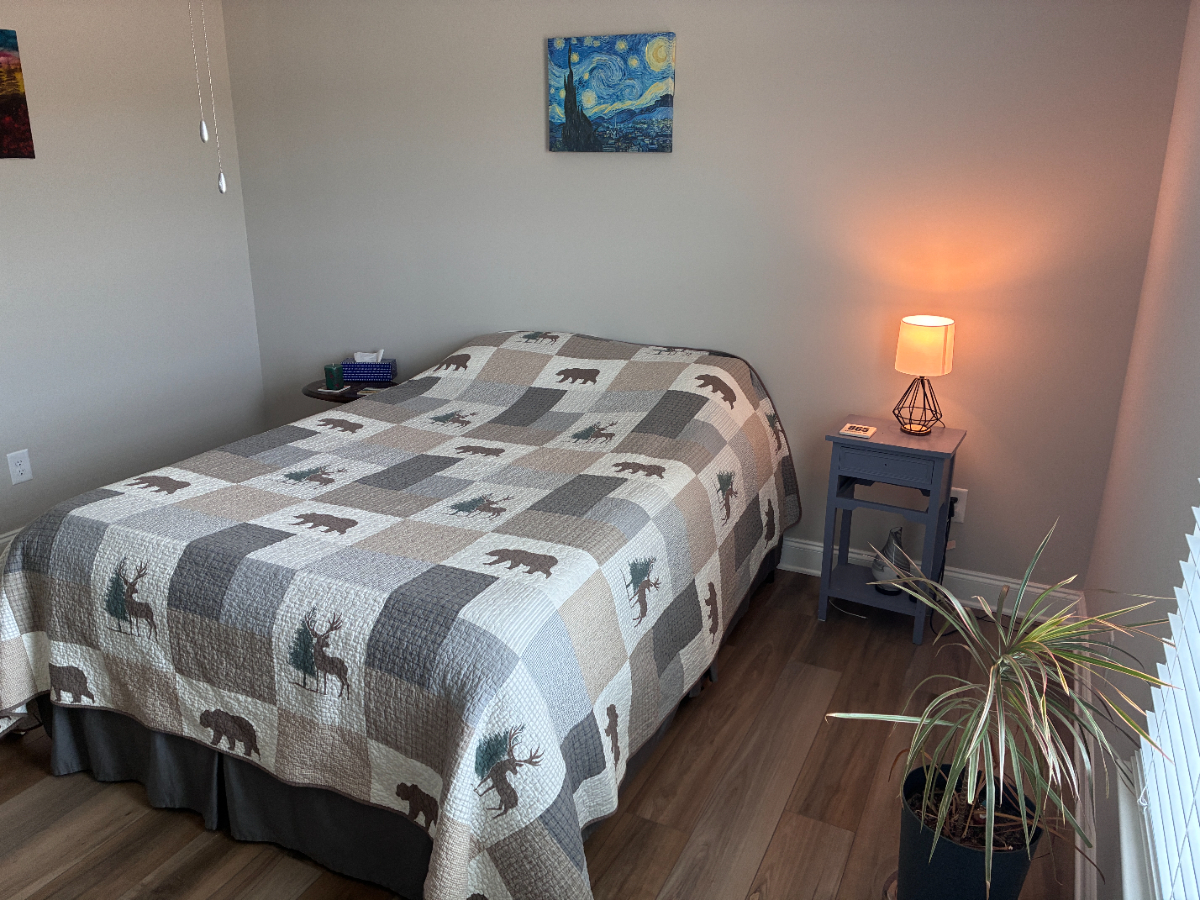 Spacious 2nd-Floor Retreat with Private Bath & Loft Access | 12 Min to Downtown Knoxville