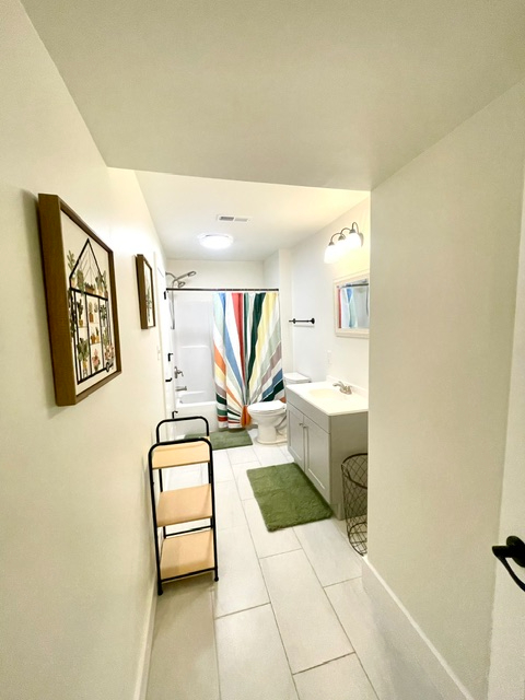 Very roomy home - Photo 4