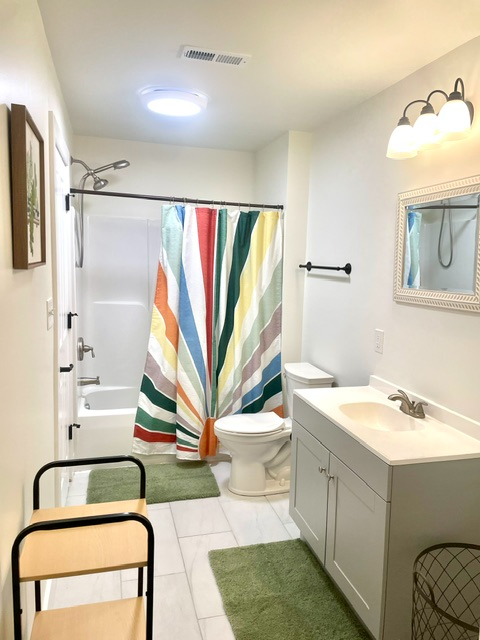 Very roomy home - Photo 8