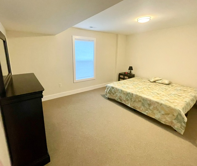 Very roomy home - Photo 6