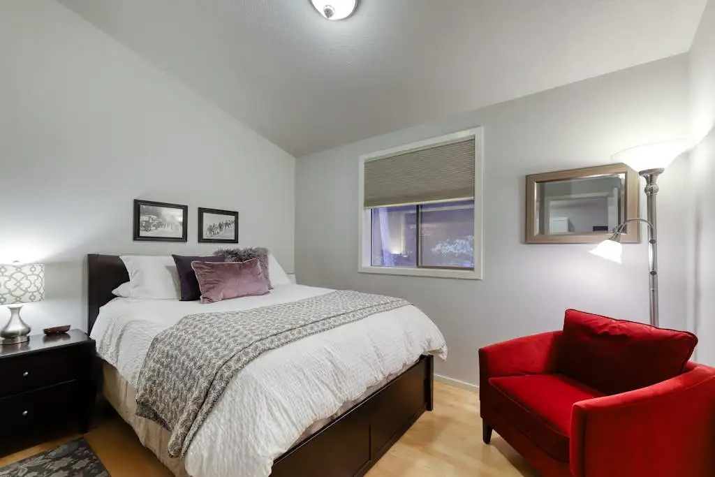 Perfectly Placed Plum Cottage HEART OF BEND'S WESTSIDE - Photo 5