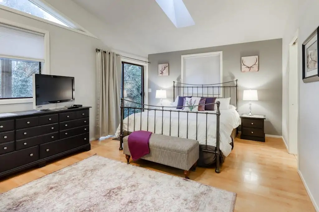 Perfectly Placed Plum Cottage HEART OF BEND'S WESTSIDE - Photo 2
