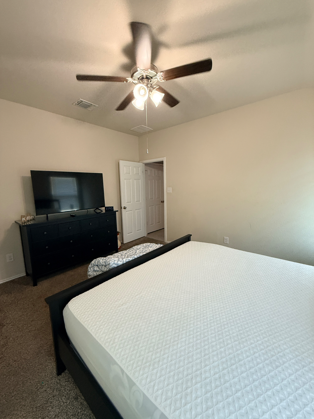 Neighborhood with amenities - Photo 6