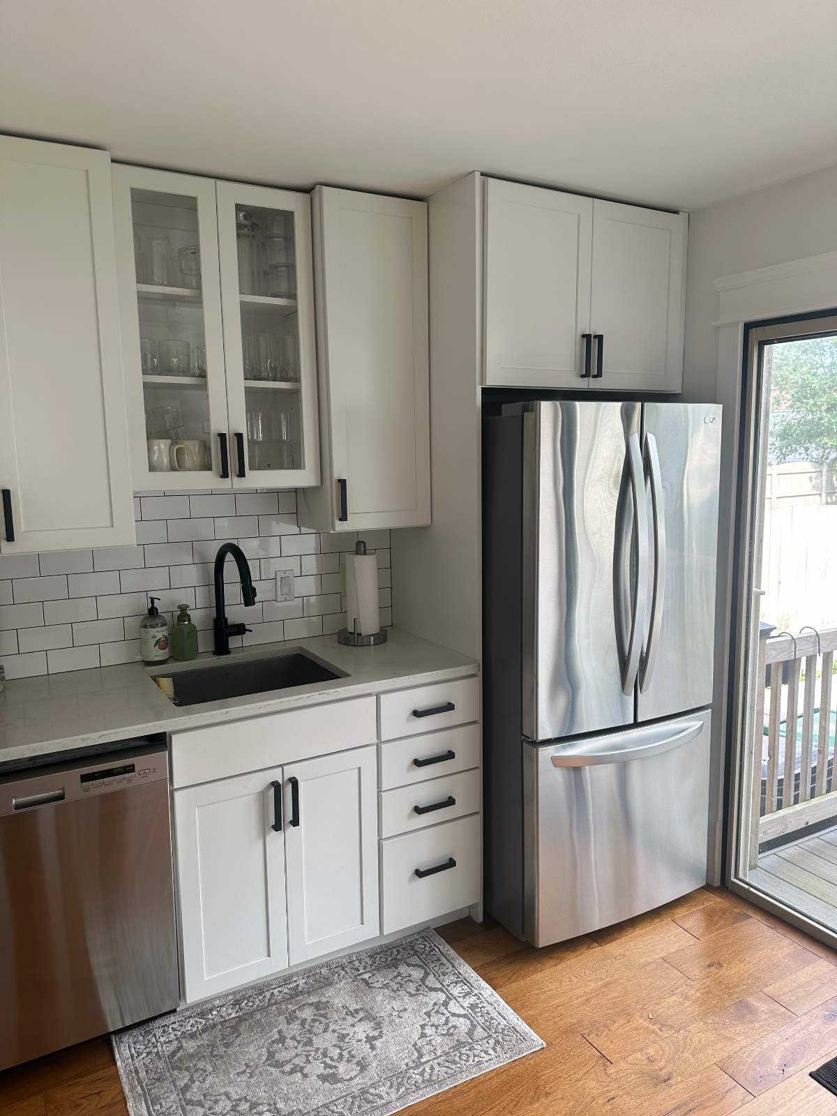 Cozy + stylish updated Kenmore home - Photo 1