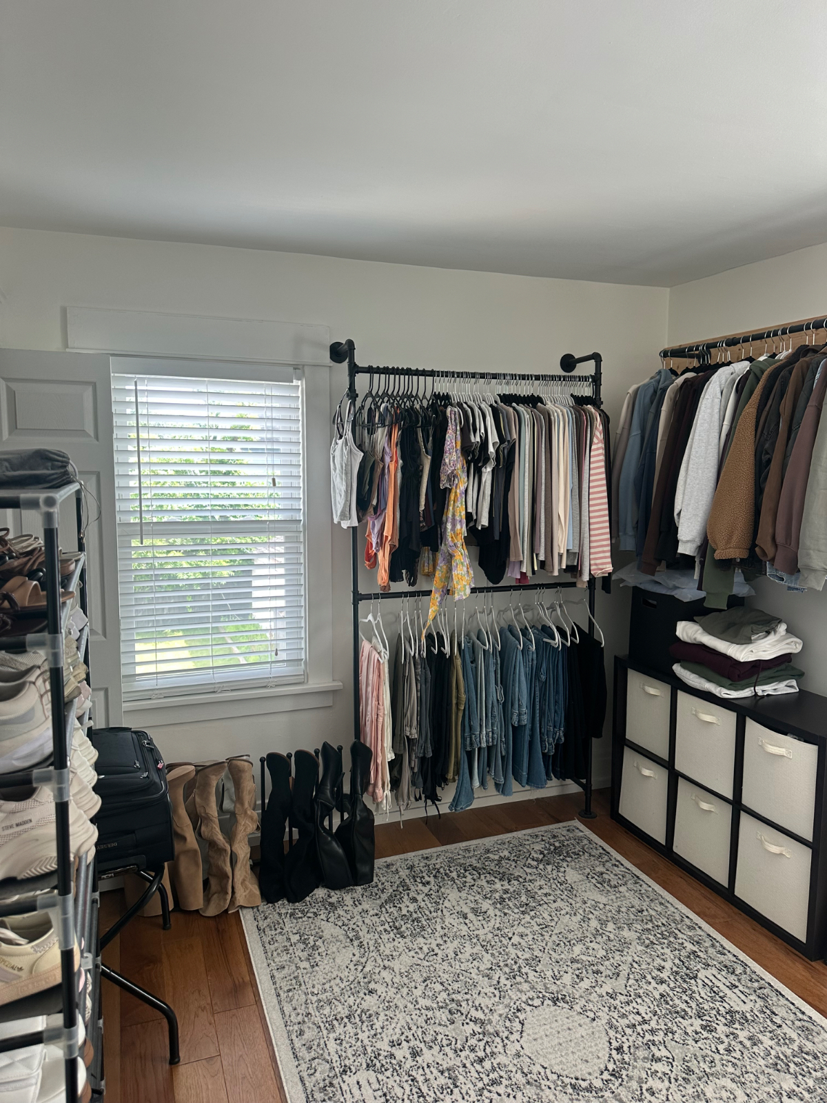 Cozy + stylish updated Kenmore home - Photo 9