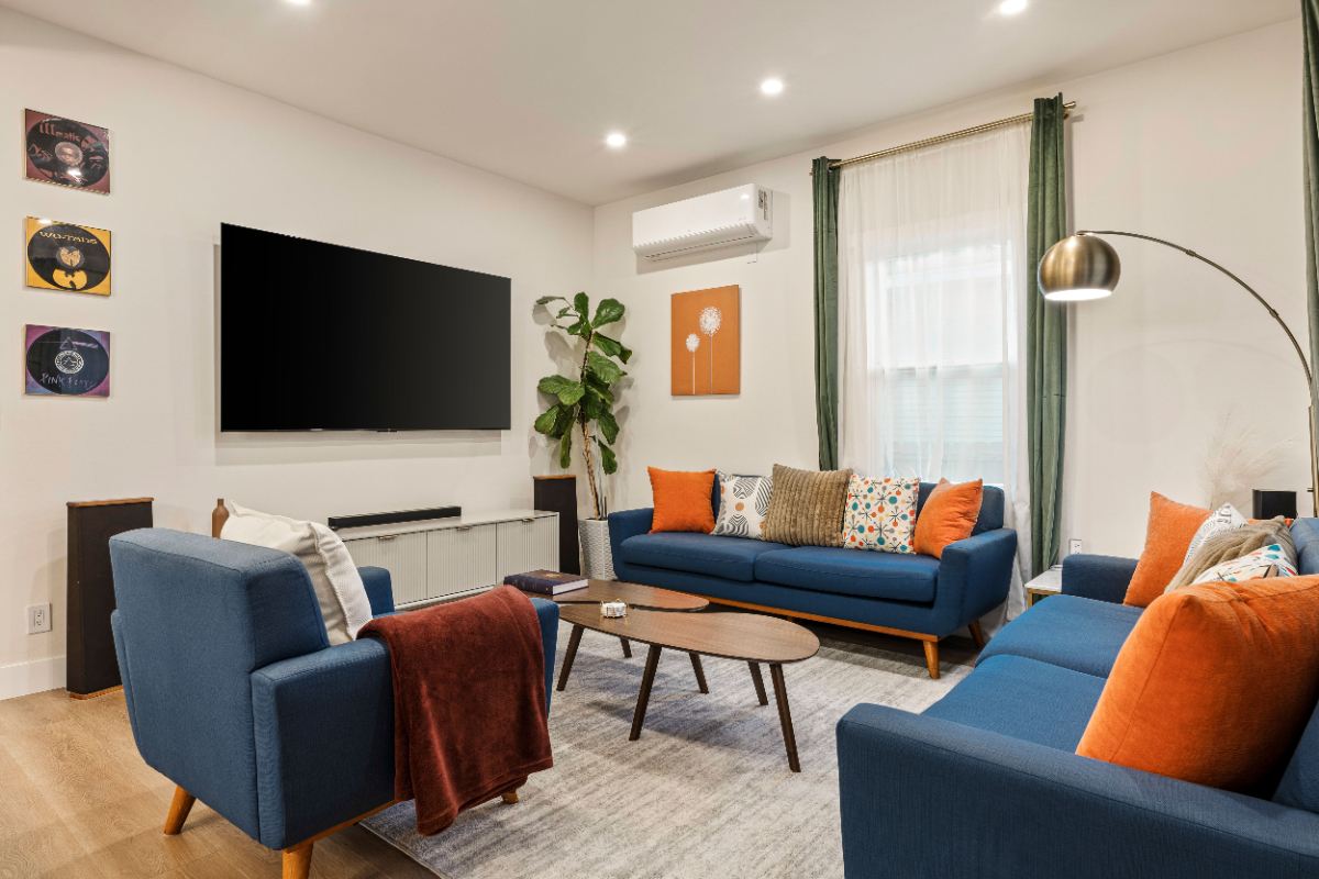 3BR Highland Park Gem - Walkable Neighborhood, 15 min to Major Hospitals, 6 Miles to Downtown LA, Easy Commute Anywhere, Near Dodger... - Photo 5