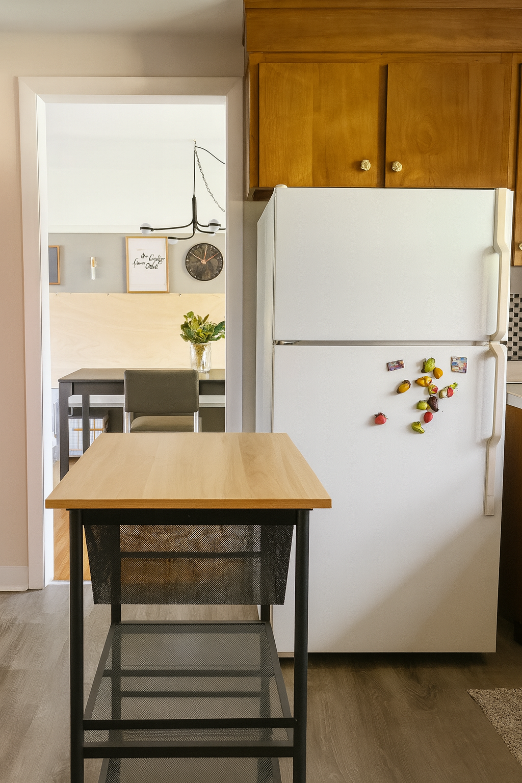 Syracuse Retro-Inspired Furnished Room | Housekeeping + Laundry Credit - Photo 5