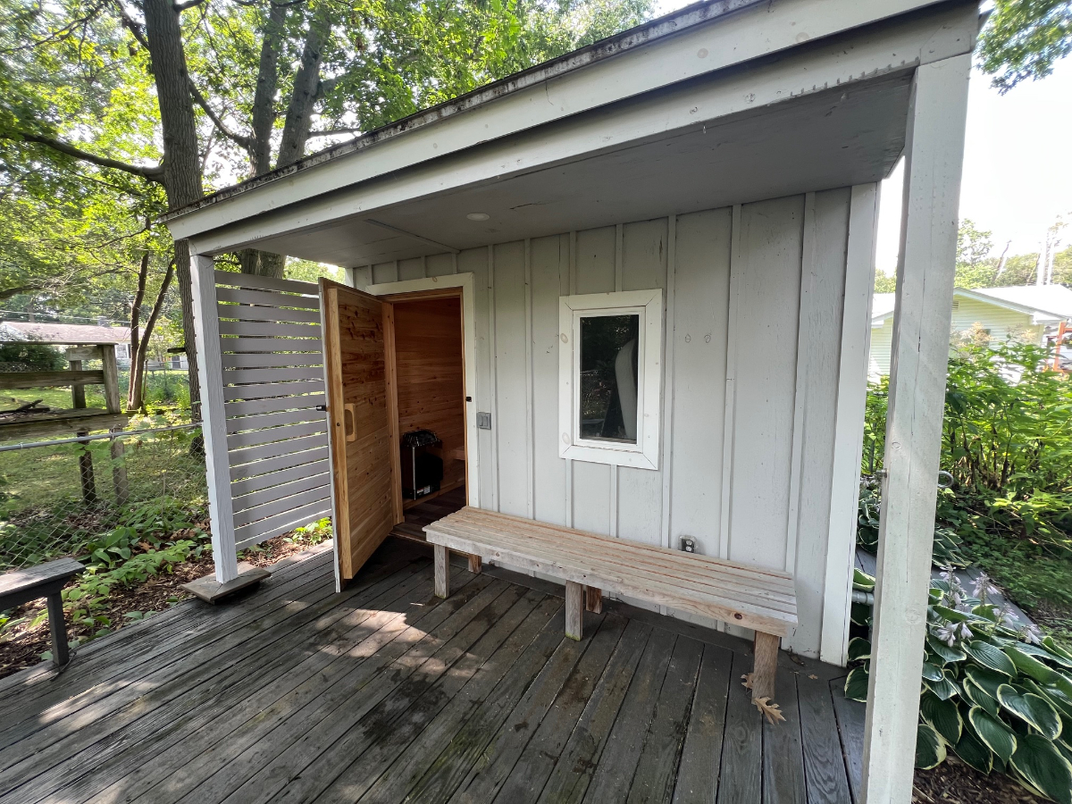 private house with dedicated office, parking, utilities included and cedar sauna! - Photo 10