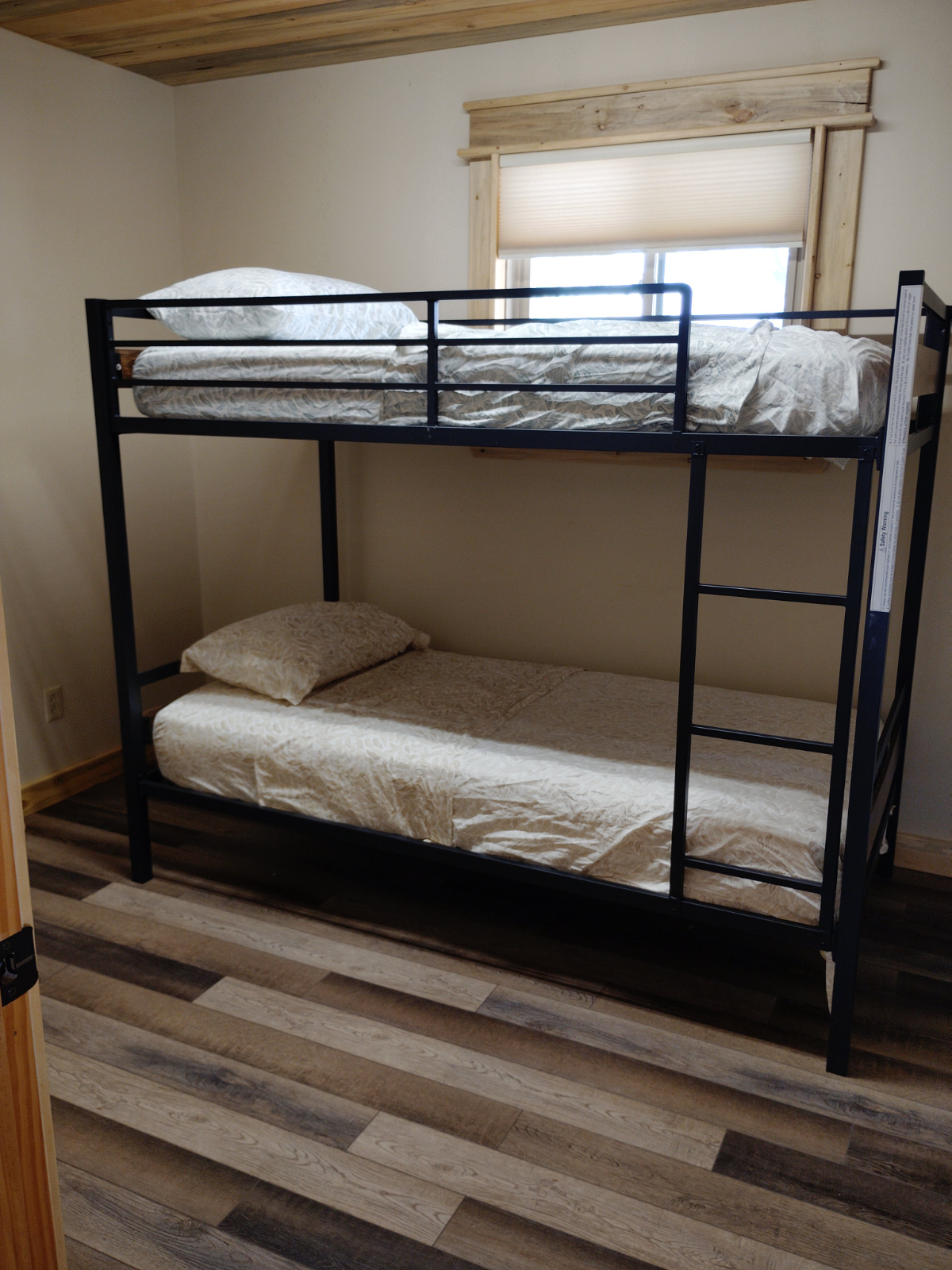 Wyoming Mountain View Home with Three Rooms For Rent - Photo 3