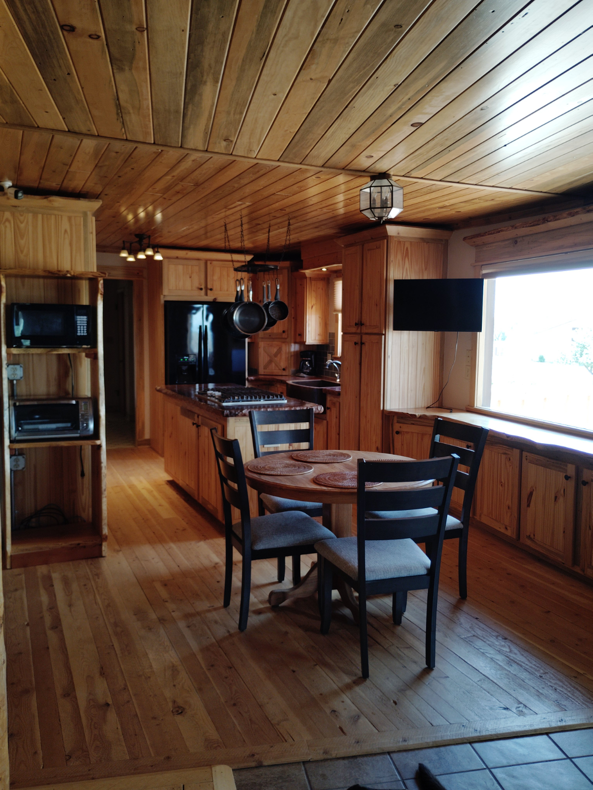 Wyoming Mountain View Home with Three Rooms For Rent - Photo 8
