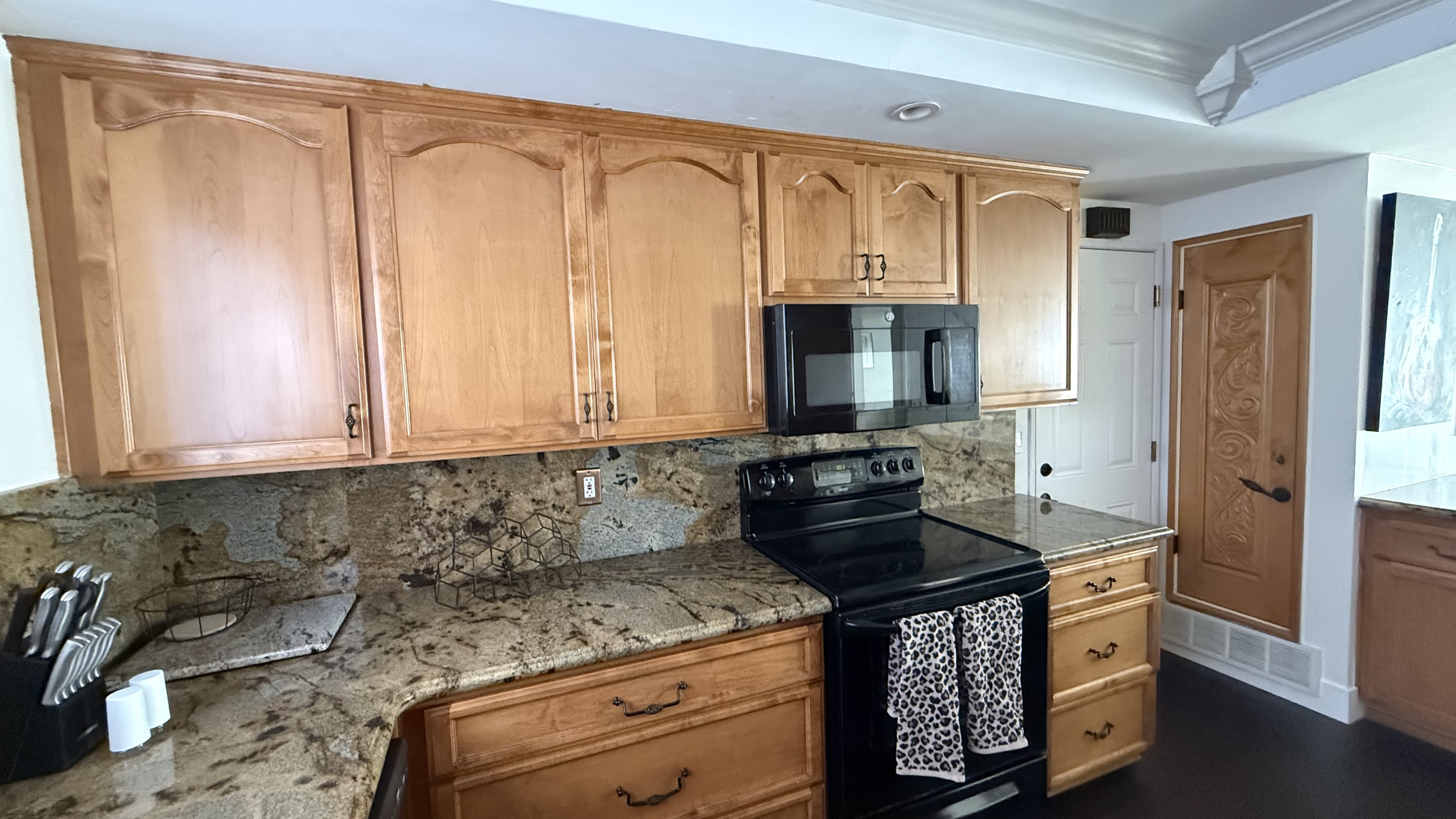 Charming 2BR Point Loma Townhome With Private Patio, Community Pool & Attached Garage - Photo 6
