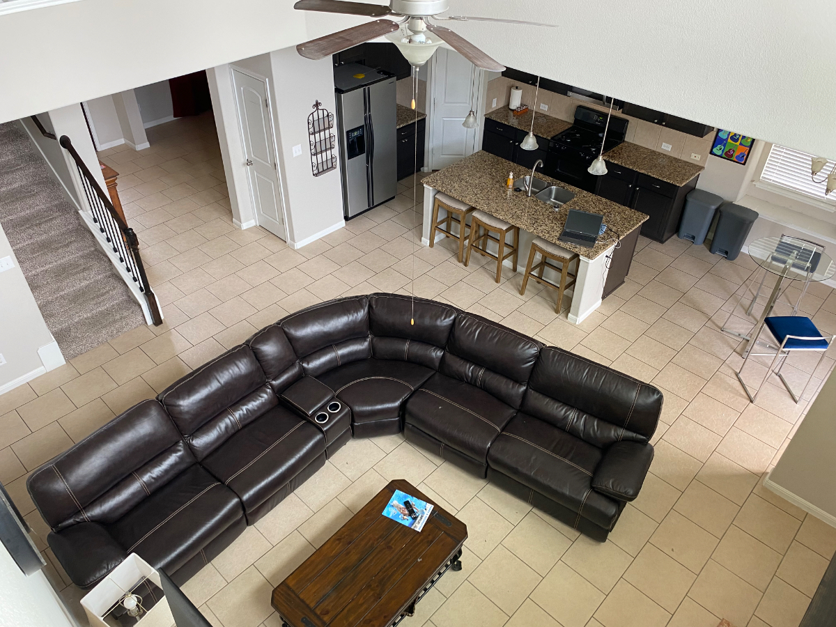 Spacious Furnished 4-Bedroom Home in Quiet Neighborhood - Photo 10