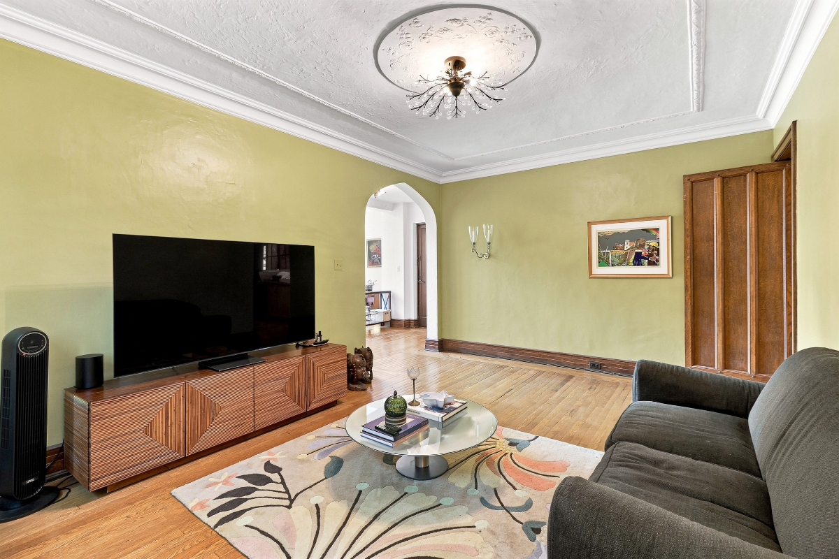 Luxury Furnished Executive Residence at Moreland Courts - Photo 8