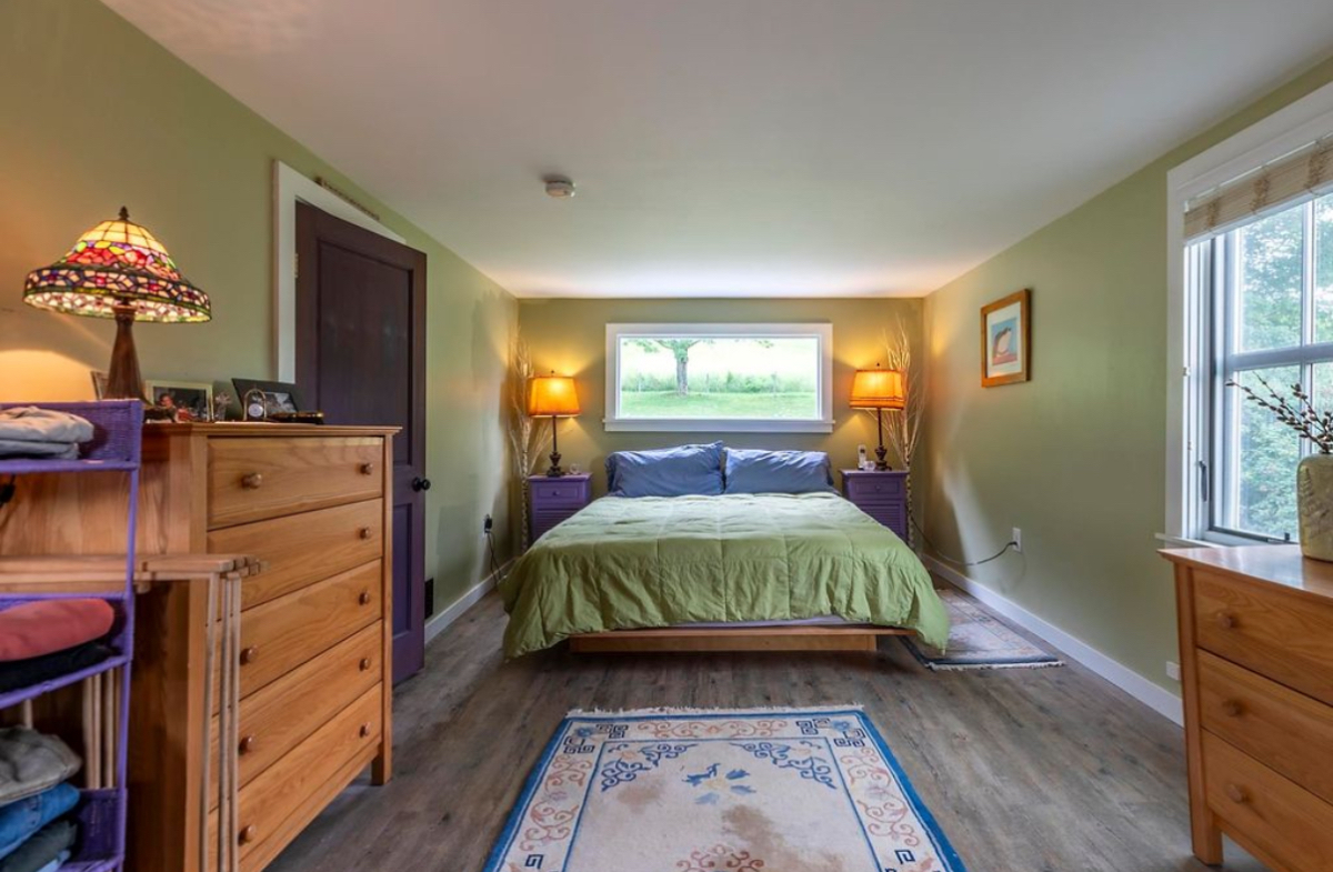 Charming 1797 Home ready to snuggle in . - Photo 6