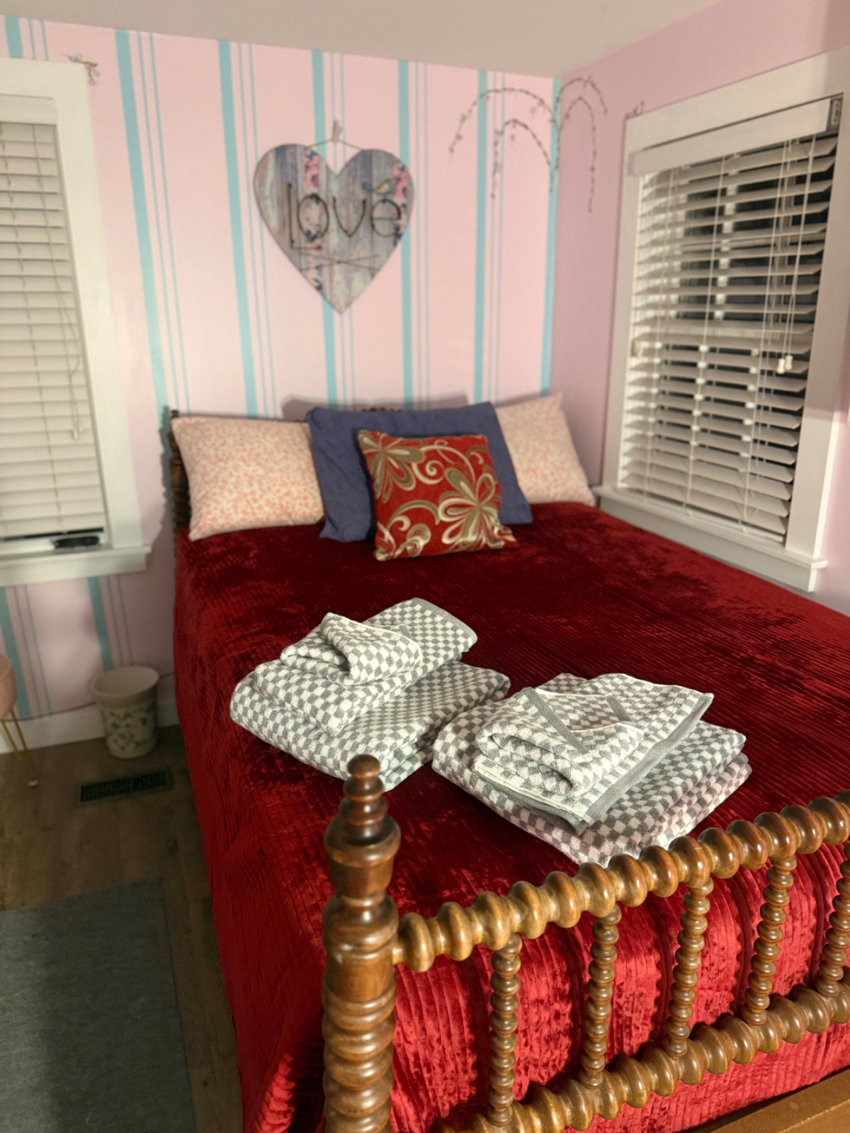 Charming 1797 Home ready to snuggle in . - Photo 7