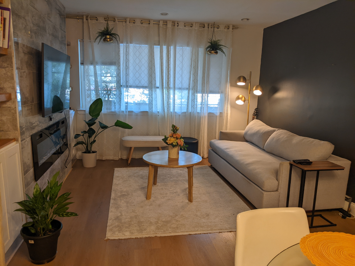 Quiet First Floor Retreat With Two Queen Bedrooms, Full Kitchen And Nearby Park - Photo 1