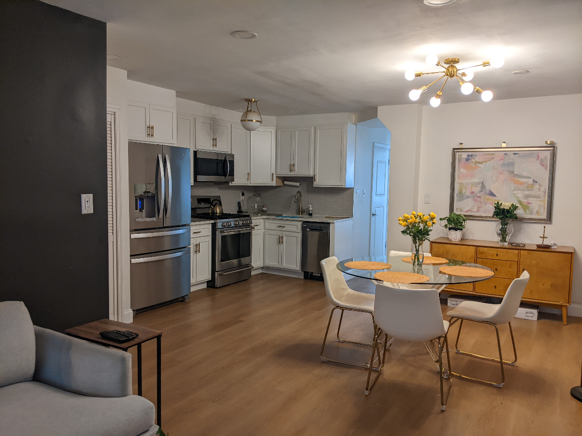 Quiet First Floor Retreat With Two Queen Bedrooms, Full Kitchen And Nearby Park - Photo 7