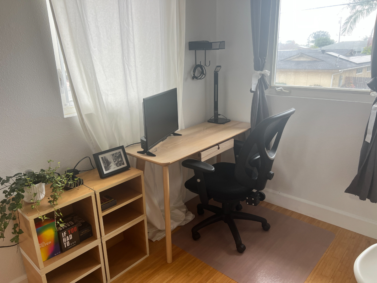 Modern Minimalist Space - Photo 3