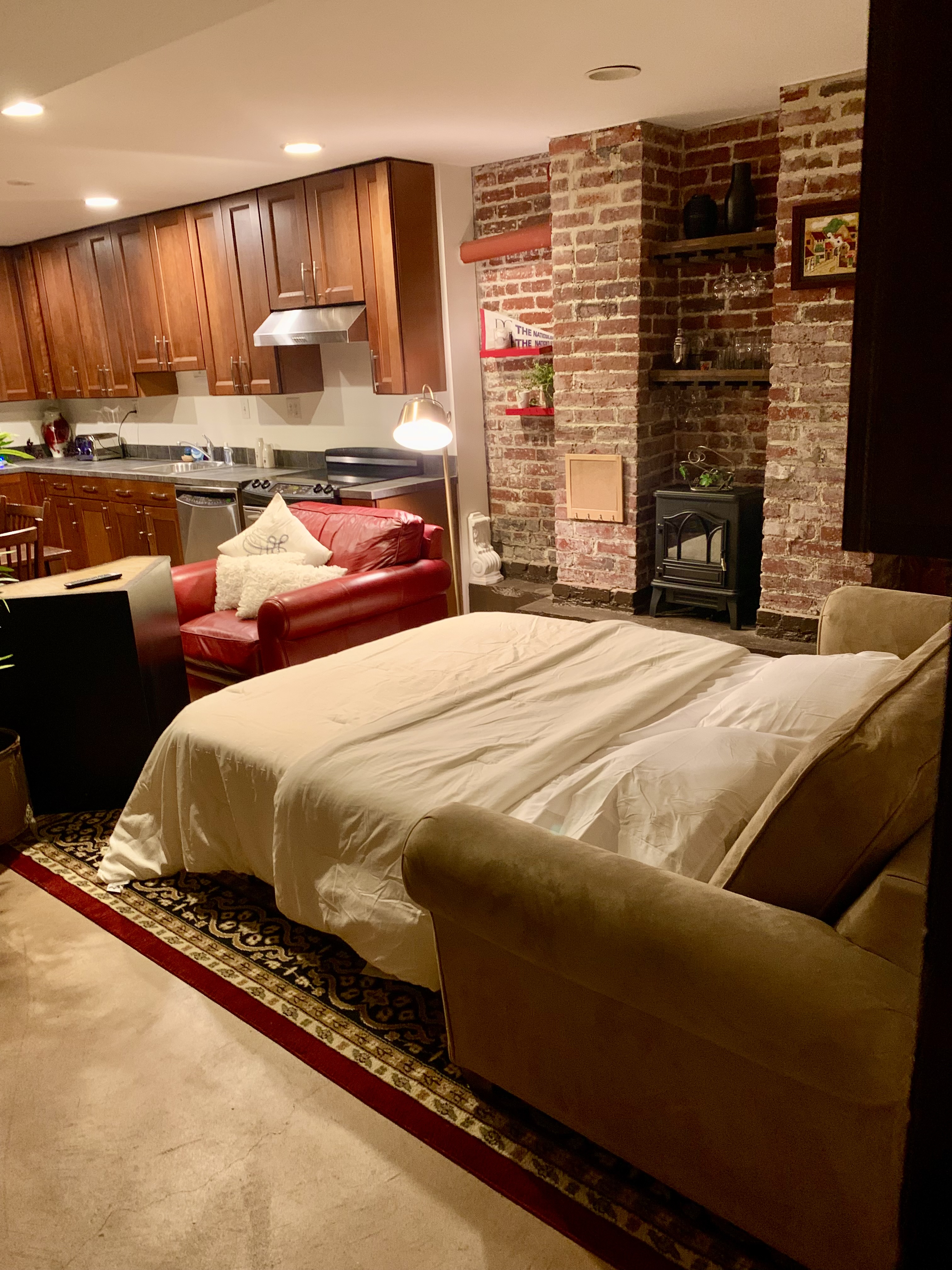 Good people. Great City. Your Private Spacious Home Away from Home. - Photo 11
