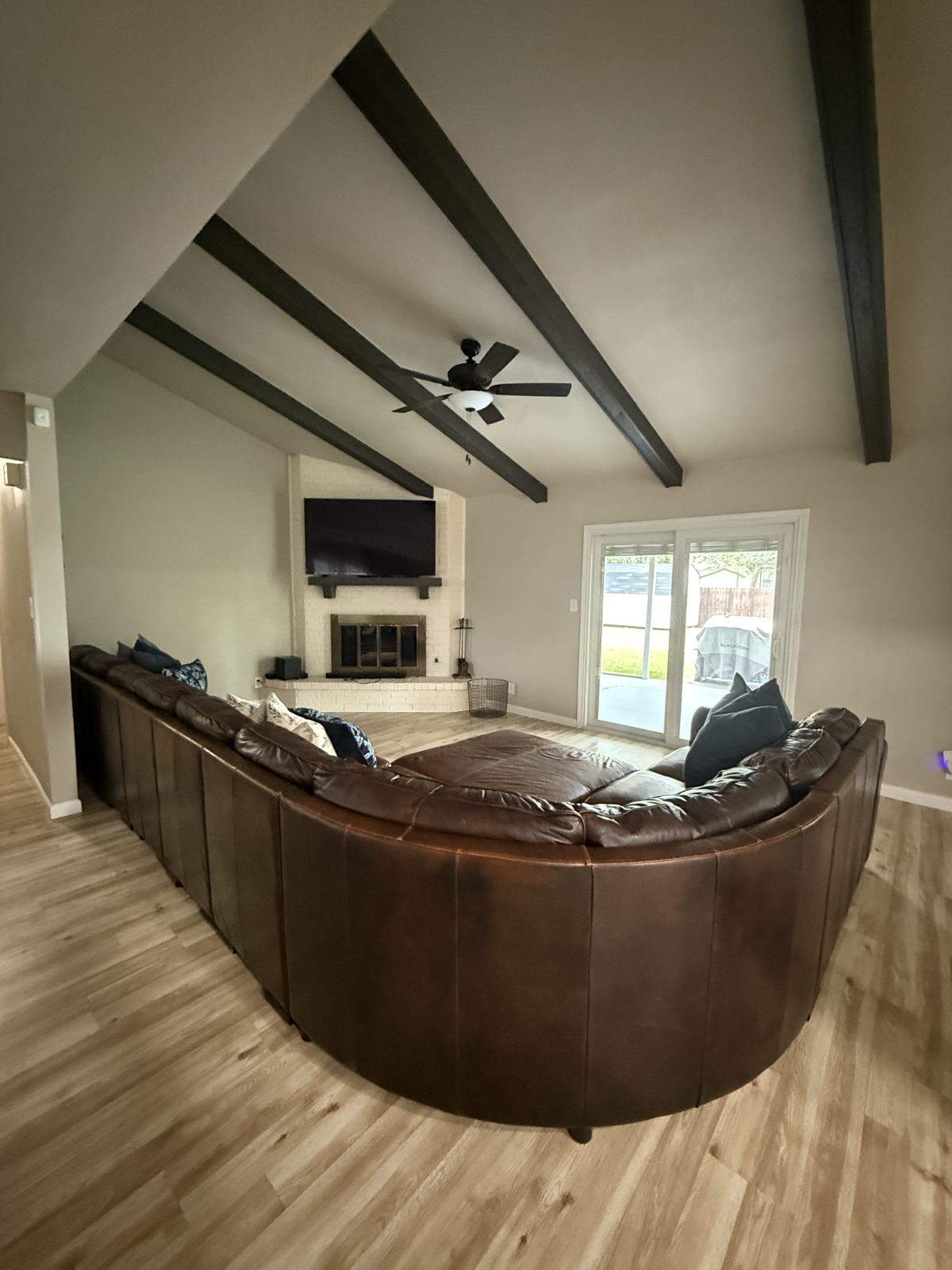 Modern Family Retreat | Pets Welcome - Photo 2