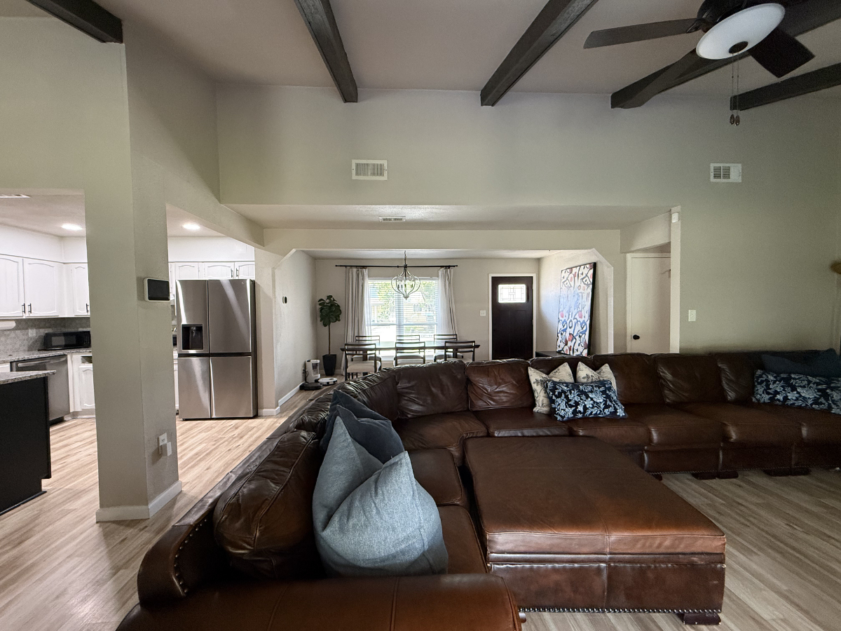 Modern Family Retreat | Pets Welcome - Photo 3